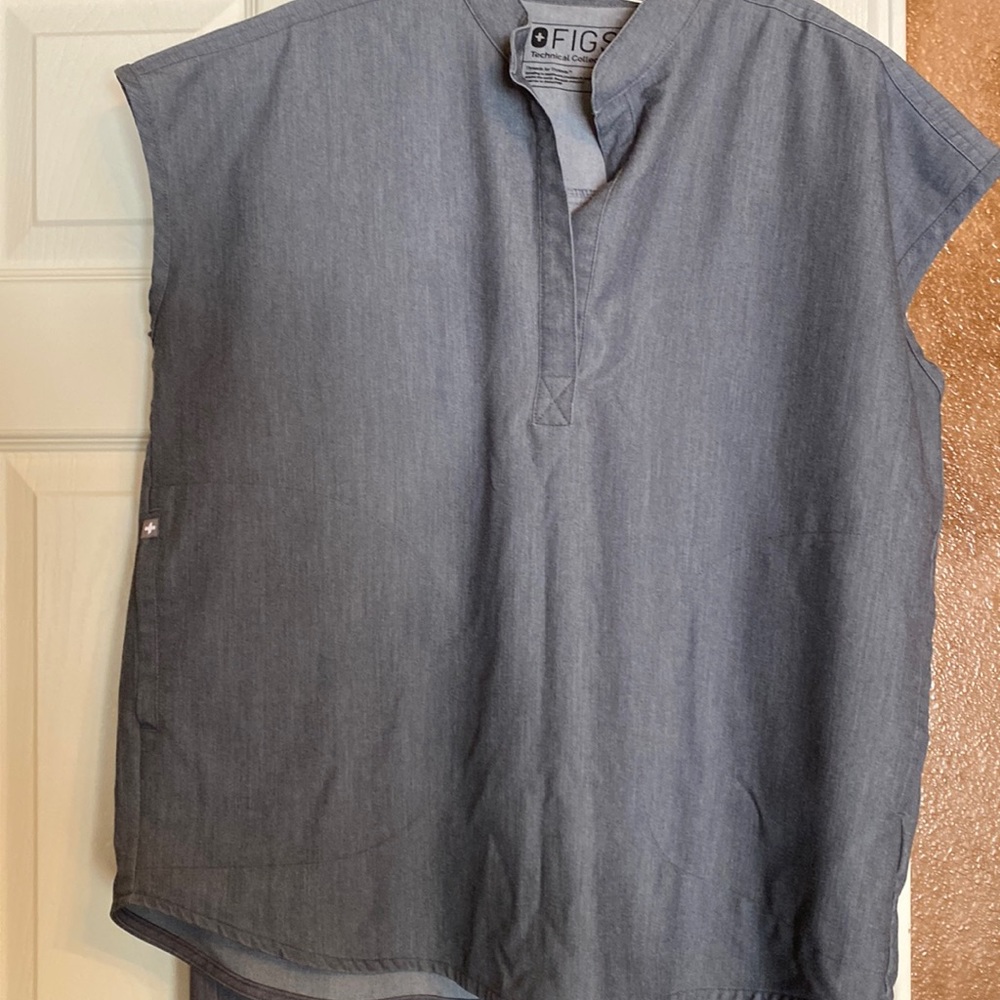 Figs Rafaela™ Oversized Scrub Top and Joggers